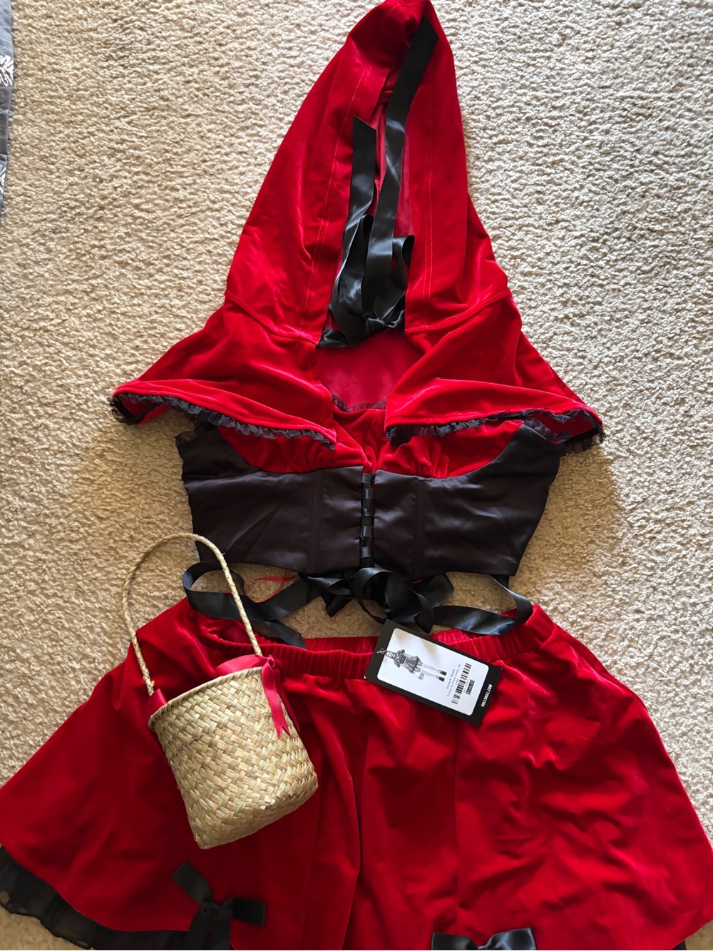 TRICKZ N' TREATZ Red Ridding Hood Halloween costume